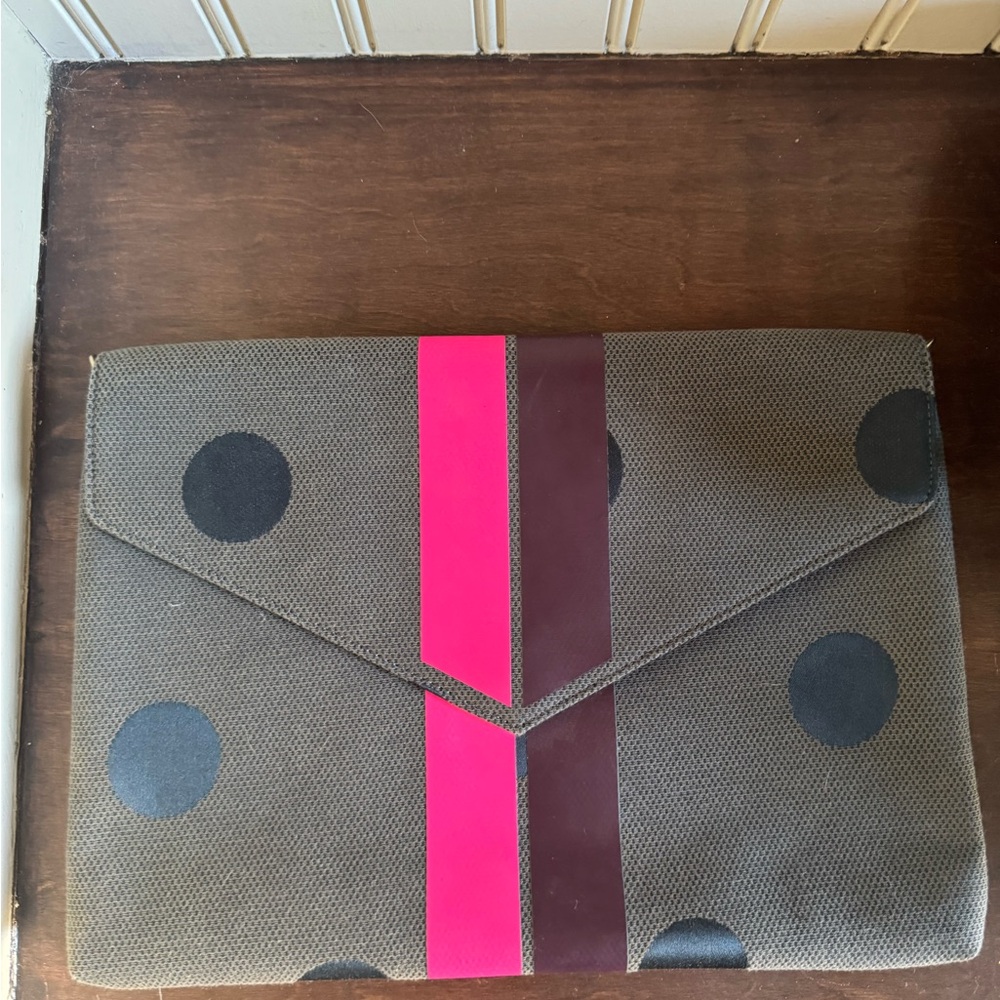 Stella clutch